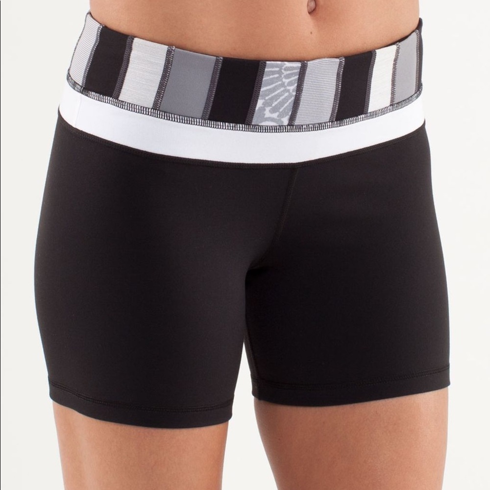 Lululemon Reverse Groove Short Regular